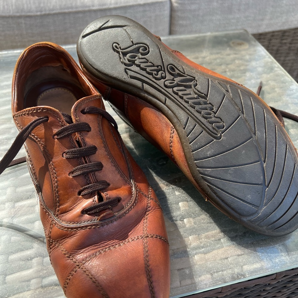 Genuide learher louis vuitton neakers